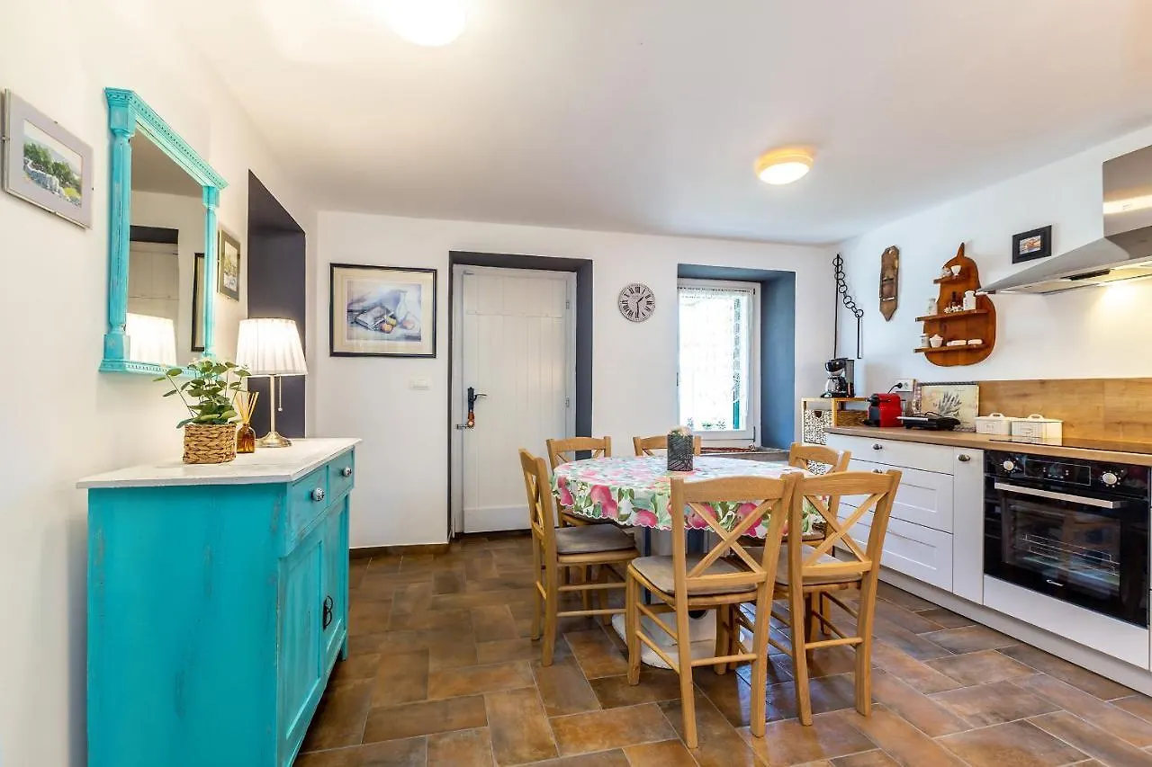 Holiday House Eden Rasopasno